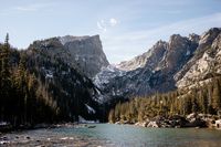 S+J had a multi-day elopement in Rocky Mountain National Park in Colorado with no guests. Here are their photos and videos! Rocky Mountain National Park Elopement Inspiration | Estes Park Elopement ideas | Colorado Elopement activities | Elopement picnic inspiration