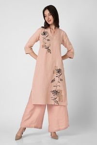 Dusty pink kurta with floral thread embroidery and printed cuffs. Paired with a pant. - Aza Fashions