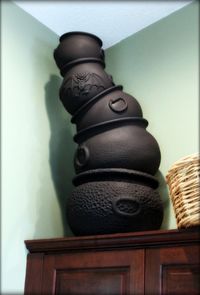 Awesome idea from Hilda on Halloween Forum, stackable cauldrons!!