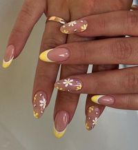 #SunNails #SunnyNailDesign #SunshineNails #BrightNailArt #SummerNails #SunInspiredNails #RadiantNails #WarmNailArt #SunnyDays #SummerNailIdeas