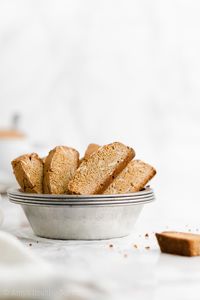 The ULTIMATE Healthy Biscotti – sweet, crunchy & SO easy to make! Just 6 ingredients! You’ve never make (or eat!) any other biscotti ever again! These are the BEST!! ♡ easy Italian almond biscotti recipe. best ever biscotti cookies. classic biscotti for Christmas & the holidays.