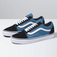 Unisex Old Skool SneakerDetails: Unisex sizing Please see size chart for size Vans style# Vn000d3hnvy