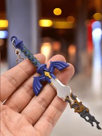 Obtain the legendary Master Sword and pay homage to the iconic Legend of Zelda franchise. FEATURES: 13cm / 5" length Made from steel alloy Unsharpened