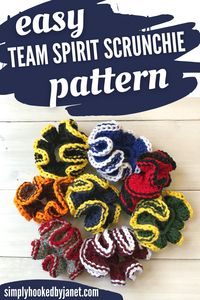 This Team Spirit Scrunchie is an easy and free crochet pattern that uses a worsted weight yarn. Create fun scrunchies in 2 colors for a party favor or gift. DIY hair scrunchie. 2 tone crochet hair scrunchie pattern. | A free crochet pattern by Simply Hooked by Janet | #crochet #freecrochetpattern #crochetscrunchie #crochetgift