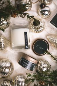 Evergreen evokes the crisp scent of the woods covered in the season’s first snowfall. This winter scent fills your home with that freshly cut Christmas tree smell. Cozy and comforting, Evergreen is perfect for setting a festive holiday mood or creating the right ambience for a quiet winter evening by the fire. Fragrance Notes: Cypress, Evergreen, Cedar, Fraser Fir & Amber Crackling Wooden Wick Soy blend wax Clean burning phthalate-free fragrance oils 7.5 oz Burn Time: Approximately 35 hours Hand