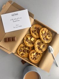 INCLUDED -x6 Delicious Chunky Choc Chip Cookies  - Personalised Gift Card -1st Class Postage These cookies make the ideal gift for all occasions; Birthdays, Thank You, Anniversaries, Mother's Day, Father's Day, Christmas, Teachers or just to say 'Hi' Delivered directly to your lucky recipient, the box will fit through a standard letter box so no need to worry if no one is home. All our cookies are baked on the morning of postage in our 5 star hygiene rated kitchen, so that they arrive deliciousl