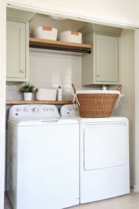 Achieve a stunning laundry room makeover on a budget with this $550 project! With this DIY makeover, you can maximize your space, make it aesthetically pleasing without breaking the bank.