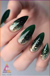 Dark green nails are a bold, sophisticated choice that adds a touch of mystery and elegance to your look. This rich, deep hue pairs well with both casual and formal styles, making it versatile for any occasion. Whether matte, glossy, or with metallic accents, dark green nails are perfect for fall, winter, or even as a statement color for holiday festivities. #DarkGreenNails, #GreenNails, #NailArt, #FallNails, #ChicNails, #GlamNails, #GreenManicure, #SophisticatedNails, #NailInspo, #AutumnNails