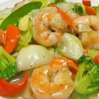 Chef zouheir on Instagram: "Stir fried veggies in white sauce

Recipe👇
1 lb shrimp, peeled and deveined 
1 tsp cornstarch
1/2 tsp kosher salt
1/8 tsp black pepper

Vegetables
3 cups cabbage, cut into 2-3 inch pieces
1 head of broccoli, cut into bite sized pieces
2 small carrots, peeled and cut into 1/8 inch pieces
1 cup snow peas 
1 small red bell pepper, sliced 
5 garlic cloves, finely minced
1/2 tsp ginger, grated or finely minced

Sauce
1 1/2 cup low sodium chicken broth
2 tbsp shaoxing wine or mirin
1 tsp kosher salt
1 tsp sugar
1 tsp chicken bouillon 

Slurry
1 tbsp cornstarch
2 tbsp water
Cooking oil, I use avocado
Optional: 1 tsp sesame oil

Begin by prepping all of the veggies. Set aside.

For sauce: In a small bowl, combine chicken broth, shaoxing wine, salt, sugar, and chicken b