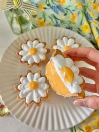 Daisy Lemon Meringue Pies — Alice Fevronia