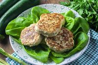 These tasty burgers contain some good, lean protein and are very nutritious. Use coconut oil and coconut aminos to give it an extra antifungal boost.