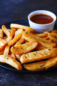 Cooking frozen steak fries in the air fryer gets them crisp on the outside and soft on the inside. And you can make them in less time than it takes to bake them in the oven or deep-fry them. You can use a traditional air fryer or an Instant Pot air fryer.