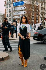 Paris Fashion Week Fall 2022 Street Style: Amina Muaddi - STYLE DU MONDE | Street Style Street Fashion Photos Amina Muaddi