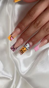 Get ready to embrace the fall season with Halloween and autumn- inspired nail designs! From cozy fall tones to cutesy hello kitty halloween inspired nails🎃 these nails capture the magic of fall