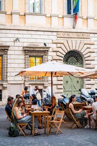 10 Charming WINE BARS in ROME You Can't Help But Love