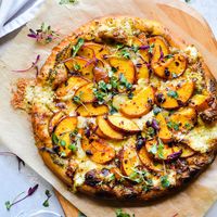 Spicy Peaches and Brie Pizza - UncomplicatedChef