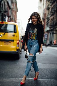 10 Graphic Tees for a Cool-Girl Look | The Girl From Panama