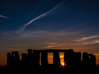 Stonehenge Summer Solstice 2020: How to Stream the Sunrise on June 21st - Thrillist