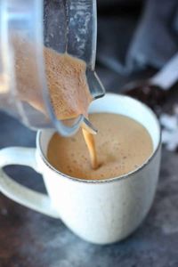 Gut Healing Cinnamon Coconut Latte | dairy-free latte | paleo latte | whole30 latte | gluten-free latte | whole30 drink recipes | healthy latte recipes || The Real Food Dietitians #whole30latte #healthylatte #glutenfreedrinks