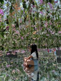 📍Tokyo, Japan teamLAB Planets Tokyo is an interactive art exhibit, definitely worth the visit! #tokyo #teamlab #japan #travel #travelgram #flowers