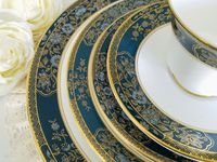 Royal Doulton Carlyle 5 Piece Place Setting, Bone China Made in England, H.5018, Dinner Plate, Salad Plate, Bread Plate, Teacup and Saucer - Etsy