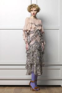 See the complete Viktor & Rolf Pre-Fall 2009 collection.