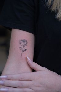 Artist Daria Iatskevich @birdy.ink on instagram #shouldertattoo #armtattoo #delicatetattoo #floraltattoo #botanicaltattoo #linework #blackink #tattoographic #peonyart #flowertattoo #singleneedle #tattoosketch #tattooideas #finelinetattoo #flowerart #naturetattoo #minimalismtattoo botanicaldrawing #peony