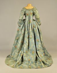 LOT 24 SACQUE GOWN and PETTICOAT, JOHN HANCOCK ESTATE, c. 1755 -1760 - whitakerauction