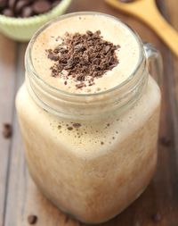 Frappuccino fait maison au thermomix. Voici la recette de Frappuccino fait maison, facile et simple à préparer chez vous à l'aide de votre thermomix.