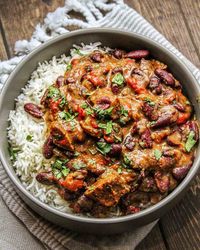 ⁣⁣ ⁣This hearty and comforting bowl is a vegan take on a Louisiana Creole dish made with red kidney beans, onions, celery, peppers and andouille inspired tofu, slowly simmered in a spicy and smoky sauce.