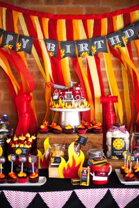 Fireman Birthday Party Table Ideas #FiremanPartyIdeas