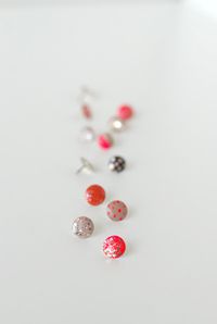 Nail polish thumbtacks