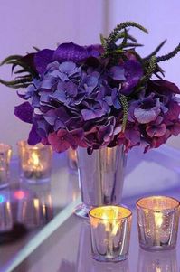 Flowers & candles … great combination.﻿