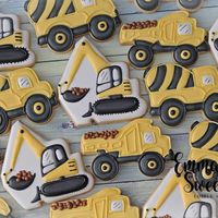 Trucks! Cutters from @trulymadplastics . . #emmassweets #cookies #cookieart #trucks #truckcookies #edibleart #sugarart #sugarcookies #torontocookies #cookiesintoronto #bradfordcookies #cookiesinbradford #vaughancookies #cookiesinvaughan