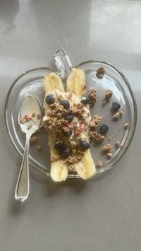 banana with yogurt, fruit, and granola / healthy lifestyle / high protein snacks / meal inspo / healthy desserts / sweet snacks