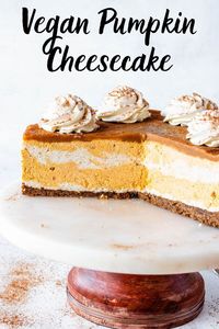 Vegan Pumpkin Cheesecake #paleo #vegan #glutenfree #cheesecake #refinedsugarfree #pumpkin #baking #cashewcake #dairyfree #pumpkinspice #desserts #nobake #thanksgiving #veganthanksgiving #christmas #veganholidays