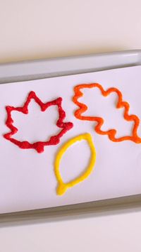 This is a fun fall craft for kids! 🍁🍂 Grab the free printable template on the post.