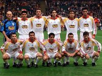 Galatasaray Campeão da Copa da Uefa 1999-00  Em pé: Cláudio Taffarel, Carlos Capone, Gheorghe Popescu, Umit Davala, Bulent Korkmaz e Hakan Sükur; Agachados: Okan Buruk, Gheorghe Hagi, Suat Kaya, Arif Erdem e Ergun Penbe.