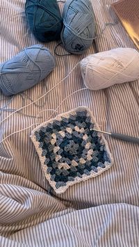 crochet, granny square, blue, beige