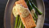 Roasted Salmon & Asparagus with Hollandaise Sauce | Knorr CA