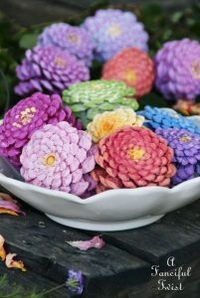 40 awesome crafts with pinecones..6a00d83451d99869e201bb081941ef970d-400wi