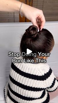 Nancy Amery on Instagram: "Hair Hack  How to make the easiest messy bun without the flopping.  Thank me later!  Comment ‘hair’ if you’d like to see the bunchie version of this.  #mumhack #parenting #parentinghack #hairtutorial #hairhack #kidshairhack #simpleschoolhairstyles #simplehairstyles"