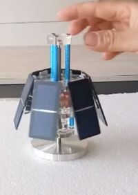 - No Manual at all. Set the rotor to the board, Levitating success on the model,Give the rotor a gently push, it will run smooth. auto rotation under light. This is a unique vertical Mendocino Motor. And powered by 6PCs solar panels.Simple and generous shape