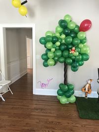 Hundred acre wood birthday party, balloon tree, Winnie the Pooh