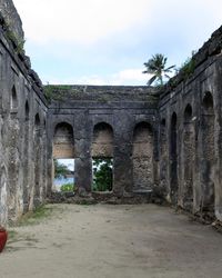 🌍 Explore the Historic Ngome Kongwe: A Journey Through Time🏰 Discover the fascinating history of Ngome Kongwe, the Old Fort of Zanzibar! Located in the heart of Stone Town, this ancient structure stands as a testament to the island’s rich heritage and diverse cultural influences. Originally built by the Portuguese in the late 17th century and later reconstructed by the Omani Arabs, Ngome Kongwe has served as a fortress, prison, and even a cultural center. Today, the Old Fort is a vibrant hu...