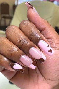 #PinkHeartNails #HeartNailDesign #RomanticNails #CuteNailArt #ValentinesNails #SoftPinkNails #AdorableNails #TrendyNailArt #LoveNails #SweetNailDesign