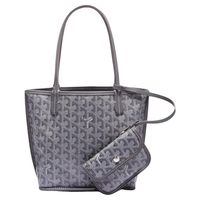 Goyard's Bag dont have cardboard box, it will be ship with dust bag and authenticity card Ideal for the evening or for taking care of your essential belongings throughout the day. It has two different styles and looks. Height of handle : 18 cm.