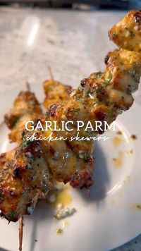 Elevate your meal prep with @britscookin's Garlic Parmesan Chicken Skewers! A delicious and easy recipe for your air fryer. Try it out and savor the garlic parmesan goodness. #easyrecipe #airfryer #mealprep 🍢