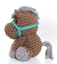 Crochet Mini Horse Amigurumi Pattern - Repeat Crafter Me