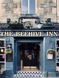 Thirst Quenching Historic Edinburgh Pub Crawl (Oldest Pubs in Edinburgh) - Bobo and ChiChi